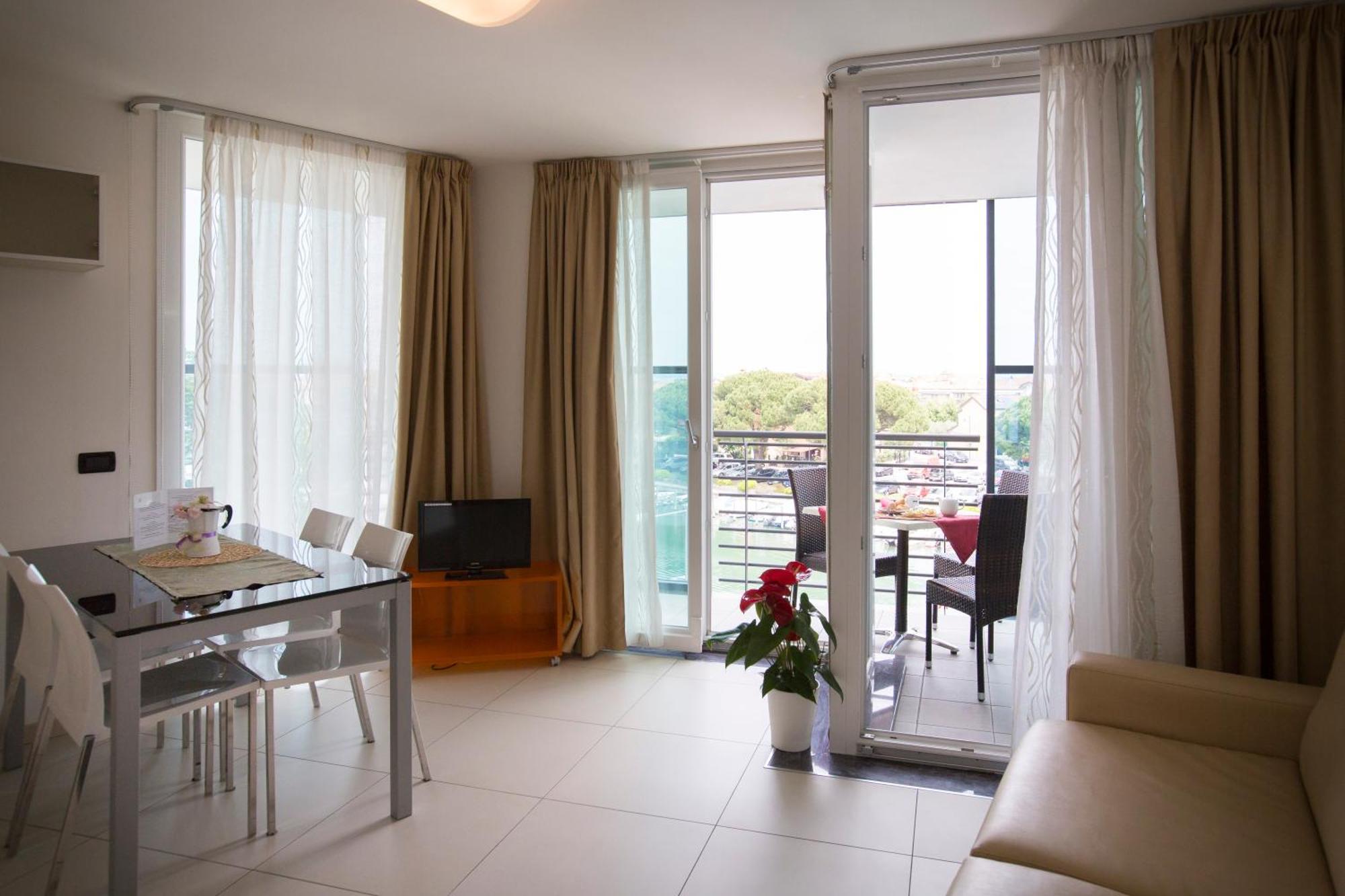 Residence Aprilia Grado Bagian luar foto