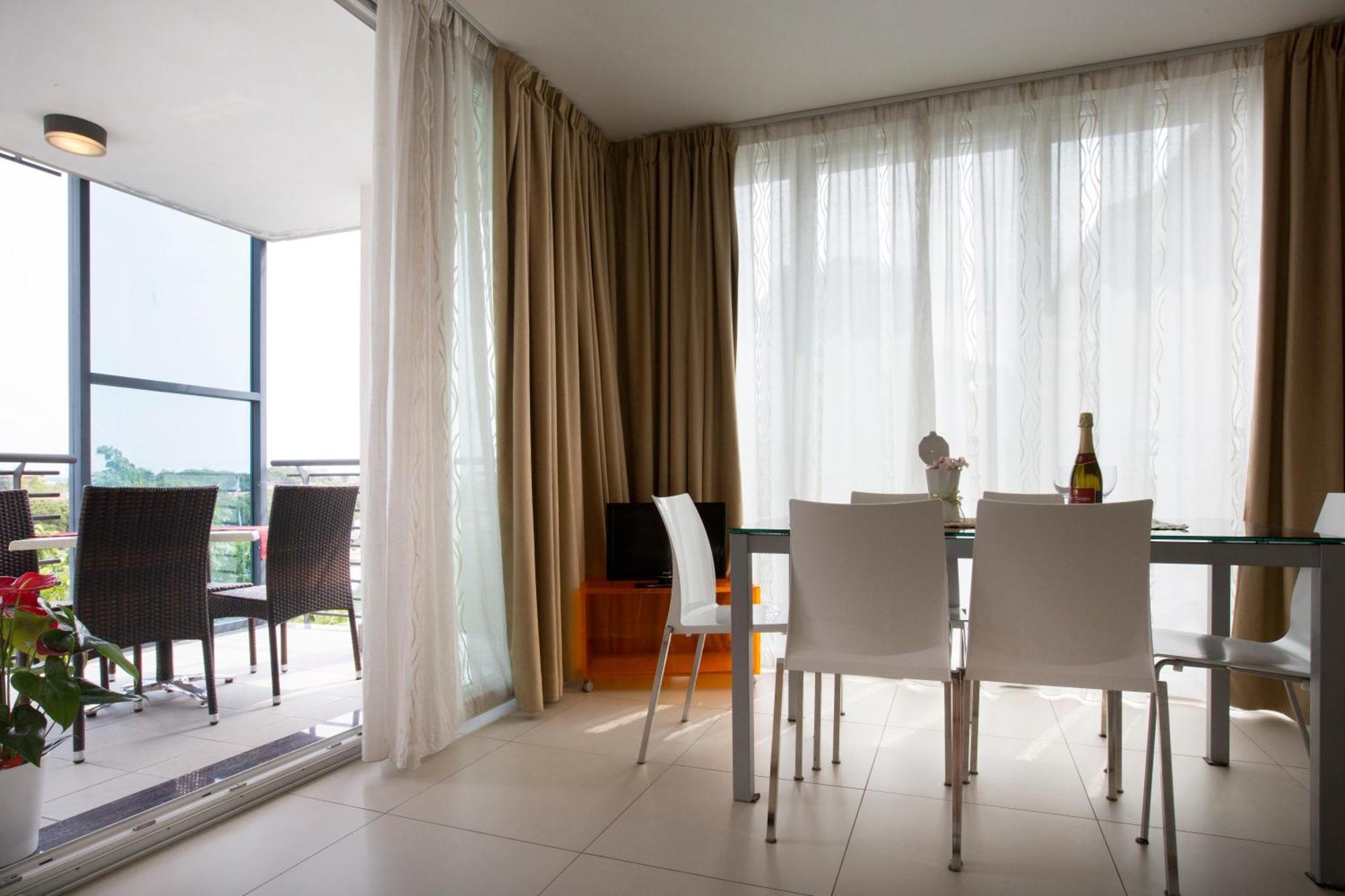 Residence Aprilia Grado Bagian luar foto